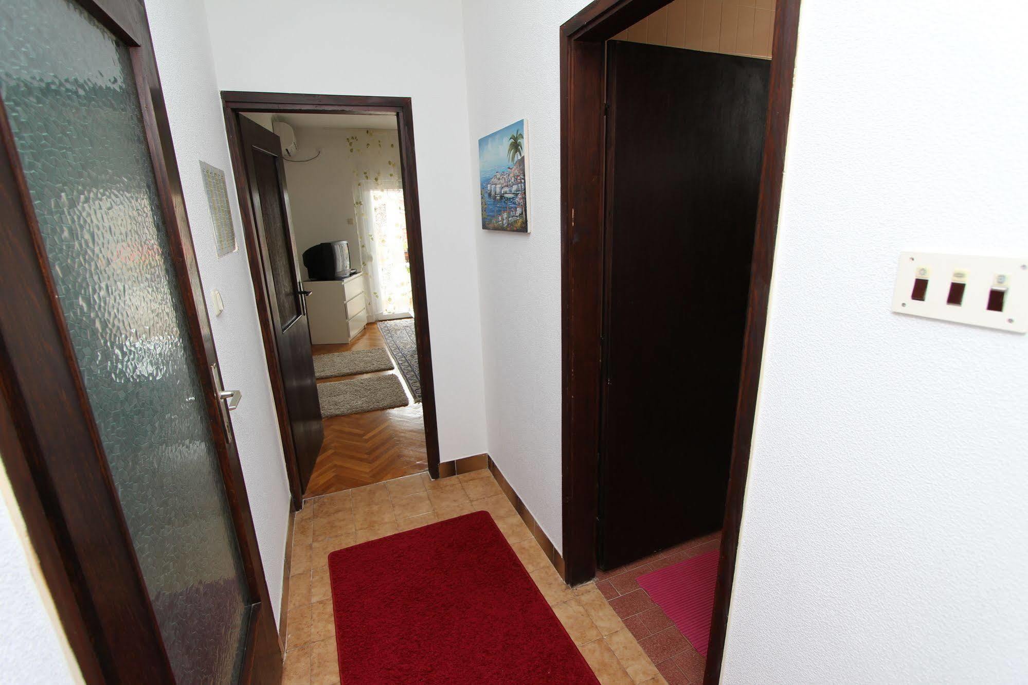 Rooms And Apartments Sally Rovinj Eksteriør bilde